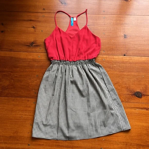 Buttons Dress - Picture 1 of 10